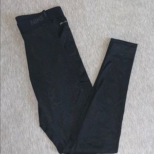 Nike Pro Dri-Fit Snakeskin Leggings